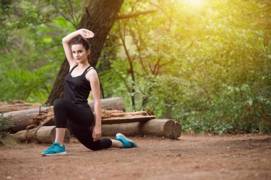 Şehir Parkı bacak germe kadın Runner