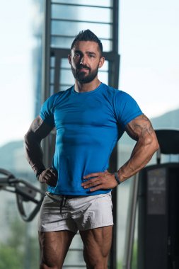 Spor salonunda güçlü duran