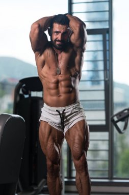 Sağlıklı bir kaslı adam portresi