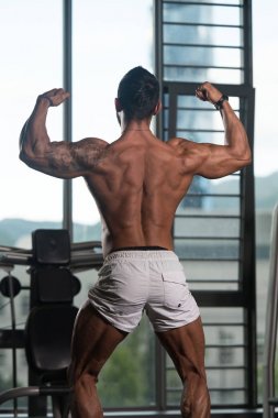 kasların esneme vücut geliştirmeci