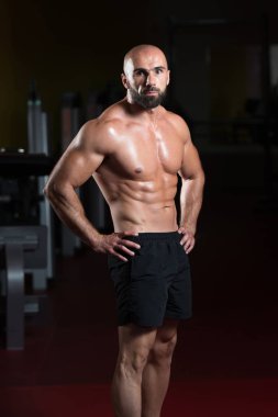 Spor salonunda güçlü duran