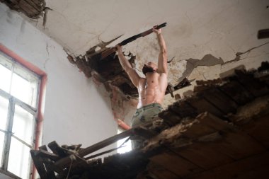 Asker çizim makineli tüfek kendini savunma