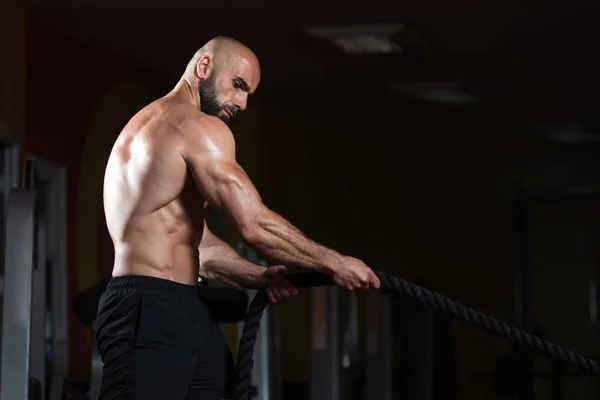 Ejercicio Fitness Cuerdas de batalla en el gimnasio Ejercicio Fitness — Foto de Stock