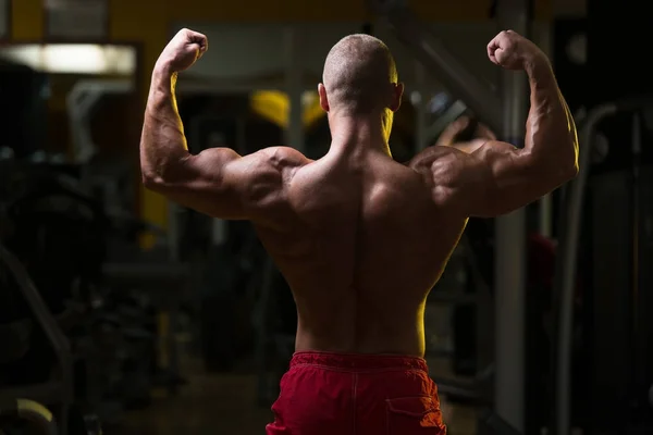 Standing Strong In Gym — Stock Photo, Image