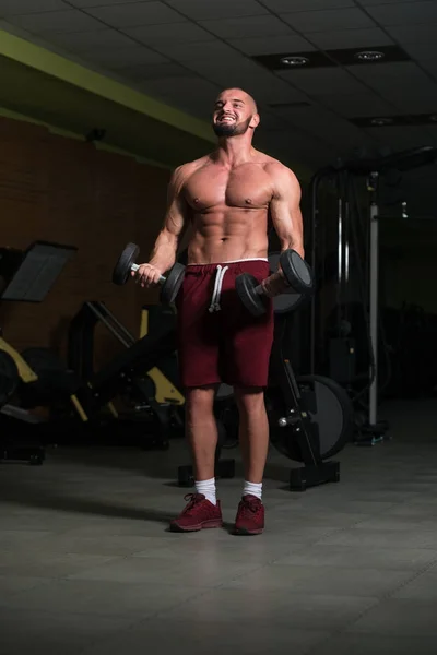 Uomo Che Lavora Fuori Bicipiti Una Palestra Dumbbell Concentrazione Riccioli — Foto Stock