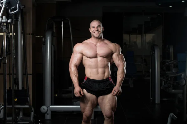 Portrait Of A Fitness Muscular Man — Stock Photo, Image