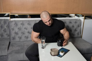 bodybuilder ile poz kopya alanı için Takviyeler