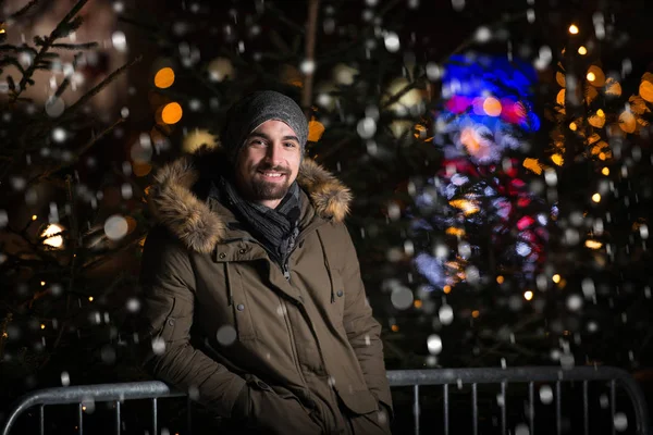 Holiday Market genç bir adam portresi