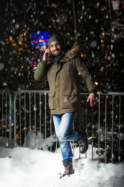 Holiday Market genç bir adam portresi