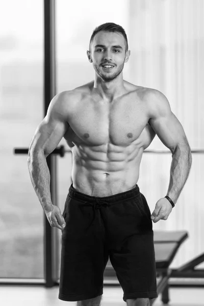 Portrait Young Physically Fit Man Showing His Well Trained Body — Stock Photo, Image