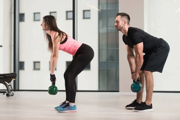 Jeune Femme Homme Travail Avec Cloche Bouilloire Dans Une Salle — Photo