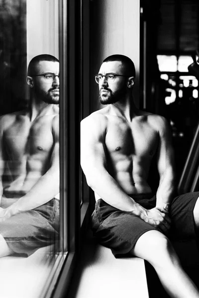 Attractive Young Man Resting In Gym Afther Exercise — Stock Photo, Image