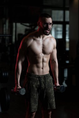 Pazı egzersiz halter adamla Geek