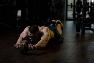 AB Roller ile çalışma dışarı geek adam