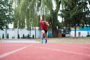 sprinter başlatmak hazırlanıyor