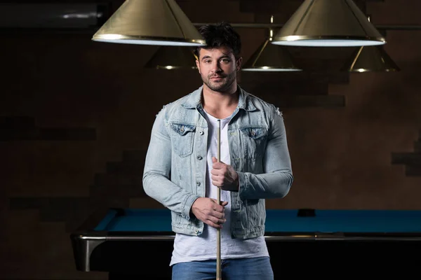 Male Pool Player — Stock Photo, Image