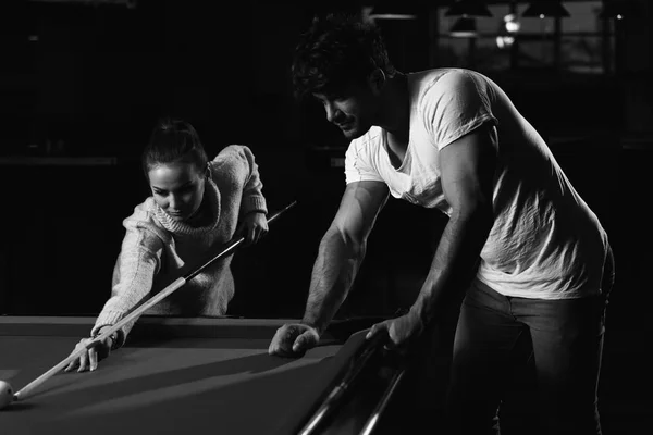 Couple Playing Pool At The Bar — Stock Photo, Image