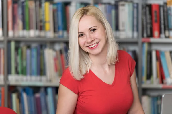 Portrait of a Student in a Library — Stock Photo, Image