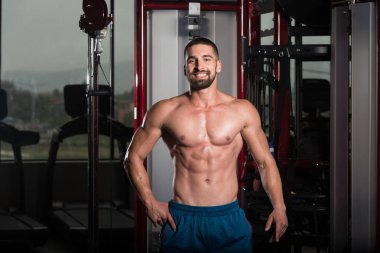 Spor salonunda güçlü duran