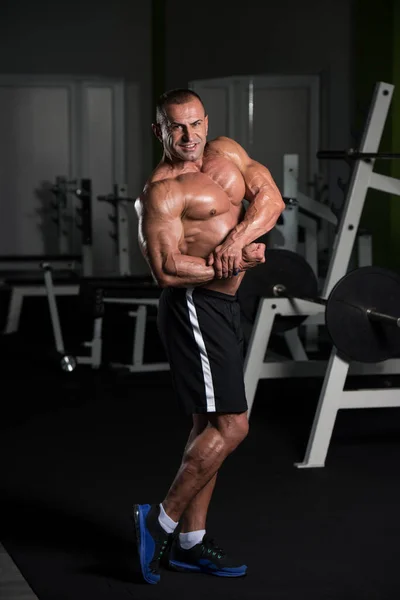 Portrét fitness svalové starší muž — Stock fotografie