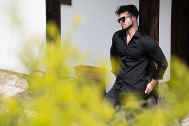 Ciddi Kas Modeli Doğada Ayakta Duruyor