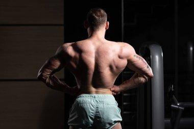 kasların esneme vücut geliştirmeci