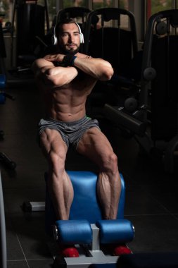 Ağırlıksız Çömelmeler