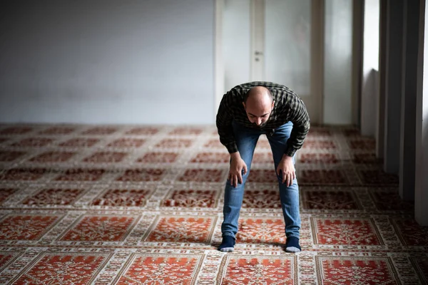 Portrait Young Muslim Man Making Traditional Prayer God Allah — Stock Photo, Image