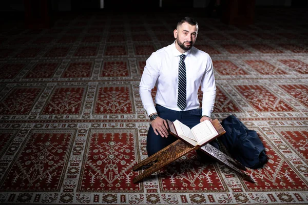 Businessman Muslim Making Traditional Prayer God Allah Mosque — Stock Photo, Image