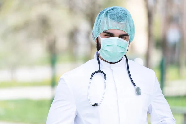 Portrait Tired Exhausted Male Caucasian Doctor Front Park Coronavirus Covid — Stock Photo, Image