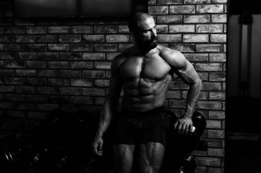 Spor Salonu Egzersizinde Erkek Egzersizi Antrenmanı Oturma Yorgunluğu Dinlenme Spor Spor Sağlıklı Vücut Geliştirme