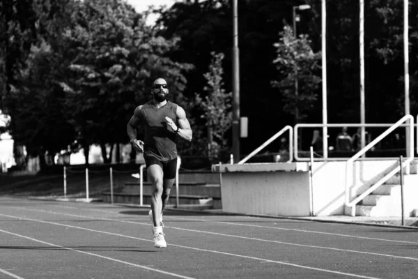 Sportieve Man Hardlopen Fitness Workout Het Spoor Oefening Buiten — Stockfoto