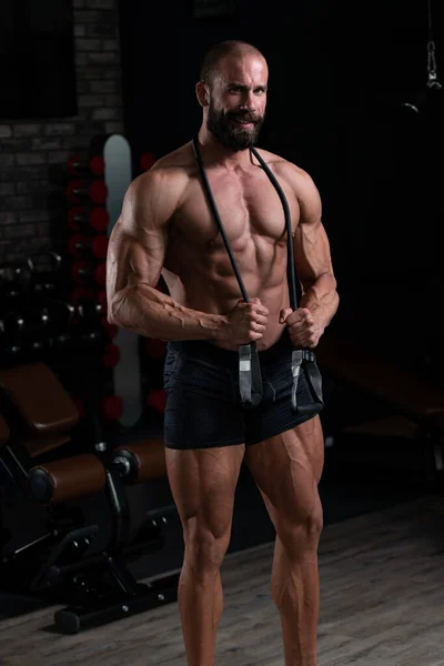 Bonito Homem Muscular Com Corda Salto Ginásio — Fotografia de Stock