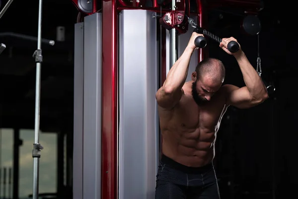 Muskulös Fitness Kroppsbyggare Som Tränar Tungt För Triceps Maskin Med — Stockfoto