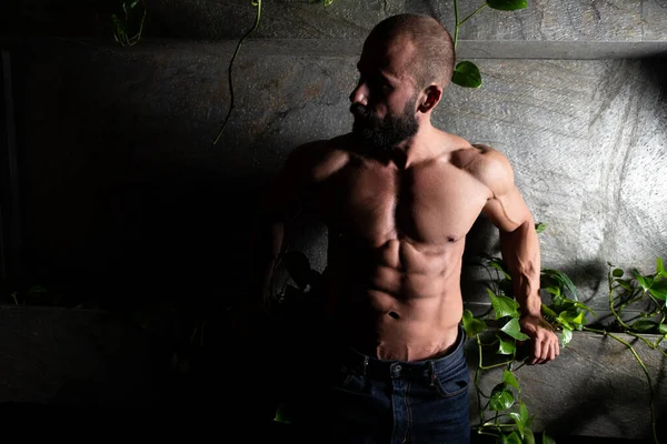 Portrait Young Physically Fit Man Showing His Well Trained Body — Stock Photo, Image