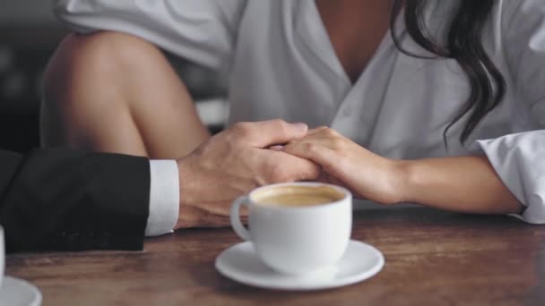 Cropped View Businessman Woman Holding Hands — Αρχείο Βίντεο