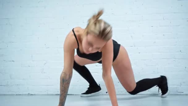 Danseuse Twerk Attrayante Déplaçant Caméra — Video