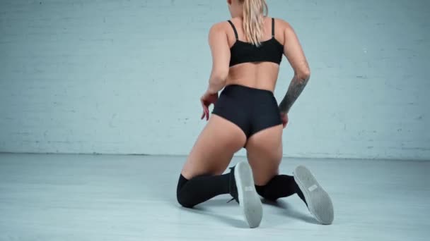 Femme Sexy Dansant Twerk Sur Sol — Video