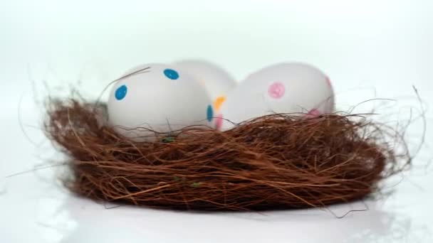 Spinning Nest Dotted Easter Eggs White — Stok video