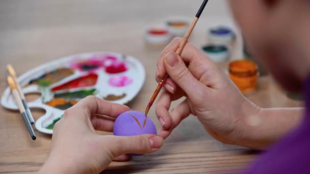 Cropped View Woman Painting Easter Egg Paintbrush — Stock Video