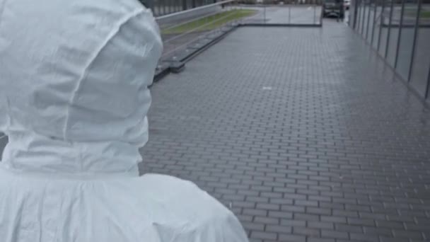 Back View Scientist Protective Suit — Stock Video