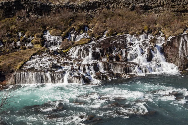 Бьярнафосс водопад на западном побережье — стоковое фото