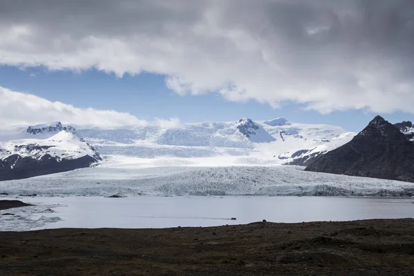 Ledovce v ledovcové jezero, Fjallsarlon lagunu, Jižní Island — Stock fotografie