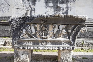 Apollon Tapınağı Didyma Antik şehir, Aydın, Türkiye içinde görünümünü.