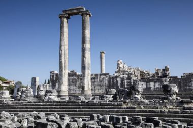 Apollon Tapınağı Didyma Antik şehir, Aydın, Türkiye içinde görünümünü.