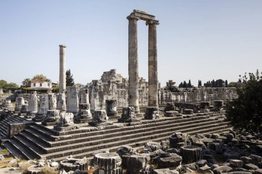 Apollon Tapınağı Didyma Antik şehir, Aydın, Türkiye içinde görünümünü.