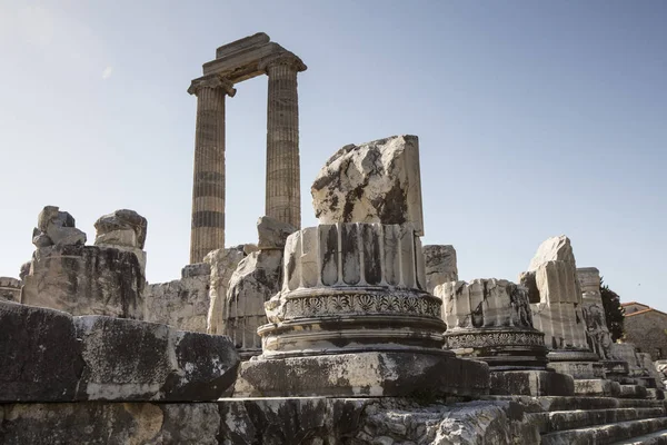 Vista del Templo de Apolo en la ciudad antigua de Didyma, Aydin, Turquía . — Foto de Stock