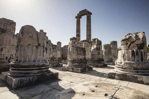 Vista del Templo de Apolo en la ciudad antigua de Didyma, Aydin, Turquía . —  Fotos de Stock