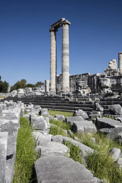 Vista del Templo de Apolo en la ciudad antigua de Didyma, Aydin, Turquía . — Foto de Stock