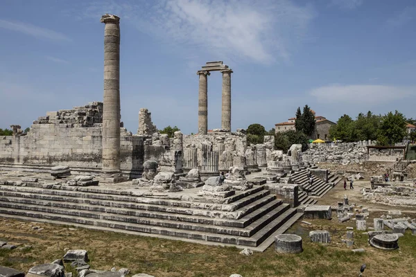 Vue du temple d'Apollon dans la ville antique de Didyma, Aydin, Turquie . — Photo